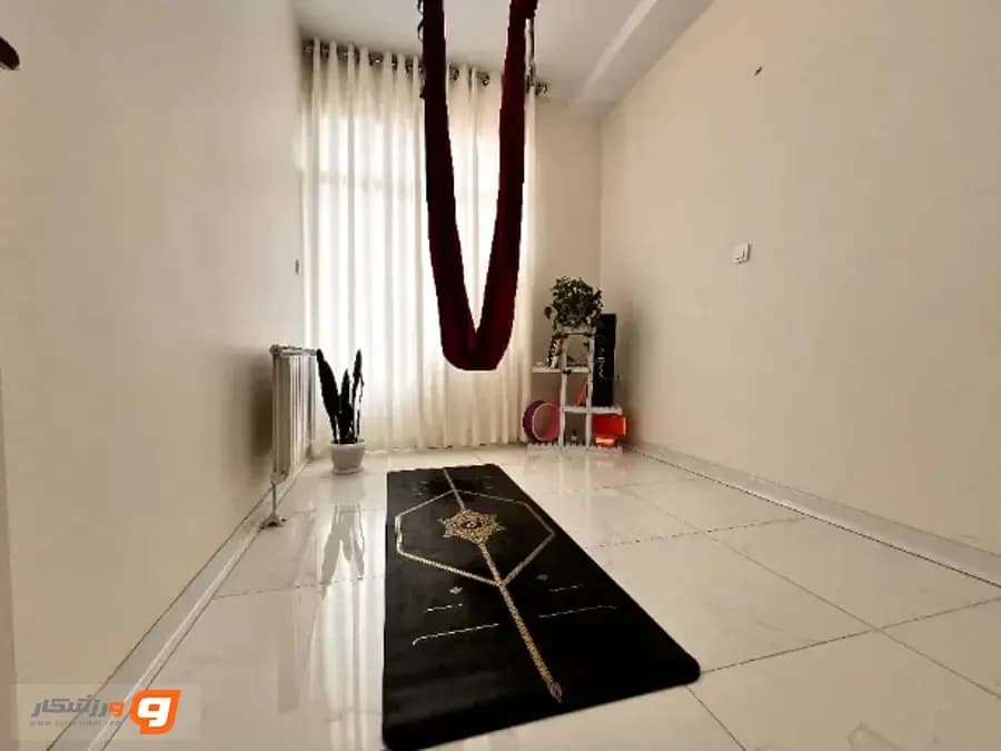 استودیو یوگا زری یوگا