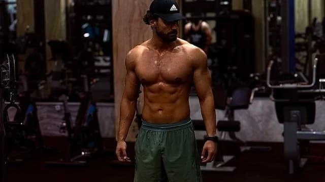 برنامه تمرینی روز اول باشگاه