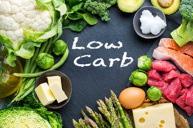 رژیم کم‌کربوهیدرات یا کم‌چرب: کدام برای کاهش وزن بهتر است؟