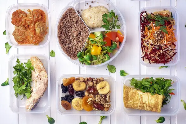 چگونه یک برنامه غذایی متعادل هفتگی داشته باشیم؟