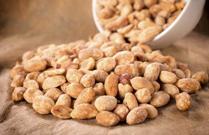 بادام زمینی بوداده (با نمک)