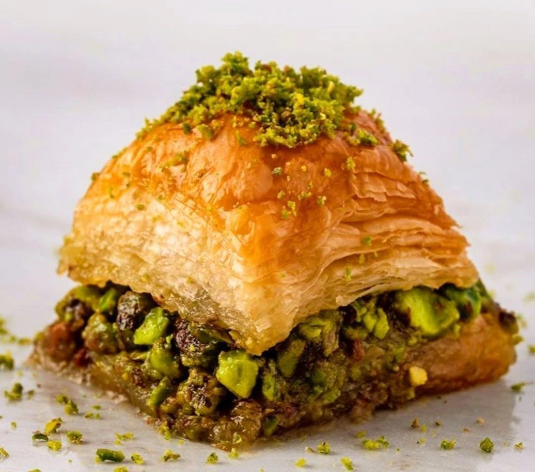باقلوا یزدی با پسته