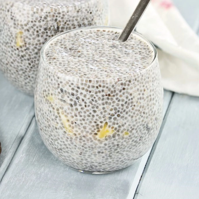 پودینگ دانه چیا (شیر، دانه چیا، عسل)